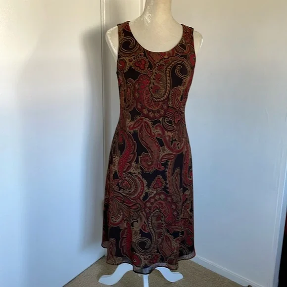 Studio I Dress With Cardigan. - Picture 2 of 16